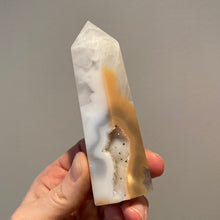 Load image into Gallery viewer, Druzy Agate Tower